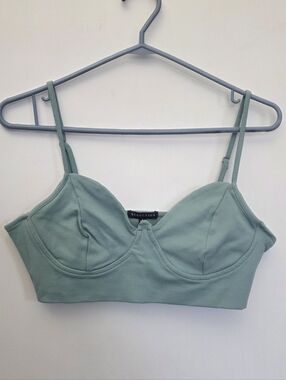 Trendy Mint Green Crop Top Bralette Style – Structured Cups – Adjustable Straps